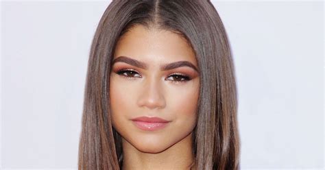 7 Amazing Tips for a Youthful Visage á la Zendaya | About Her