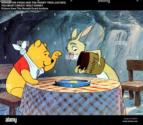 WINNIE THE POOH AND THE HONEY TREE Stock Photo - Alamy