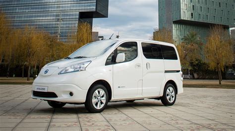Nissan e-NV200 electric van gets longer-range battery; still no U.S. plans