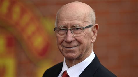 Sir Bobby Charlton: England 1966 World Cup hero and Manchester United ...