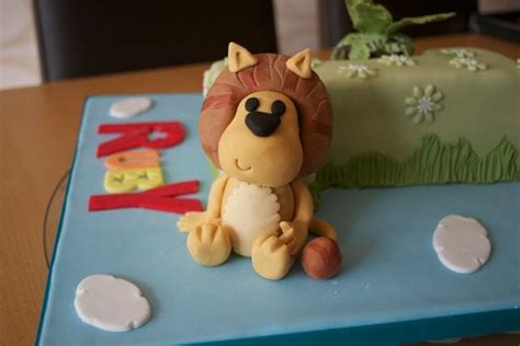 Raa Raa The Noisy Lion Cake - Cake of the Week - Casa Costello