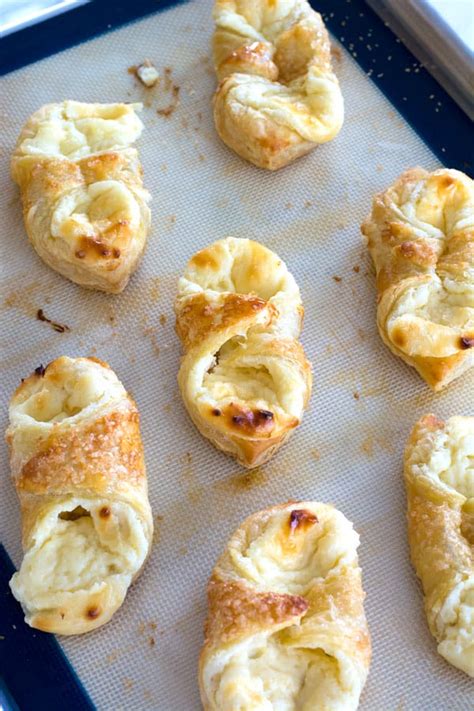 Quesitos (Cream Cheese Pastries) | Kitchen Gidget