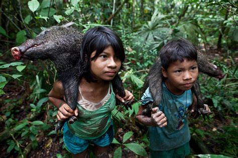 Hunting in the Amazon With the Waorani [Pics]