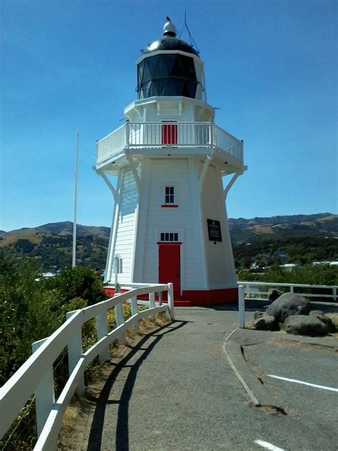 Akaroa Head lighthouse | discoverywall.nz