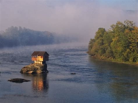 10 Really Amazing Cozy Hand-Built Houses!