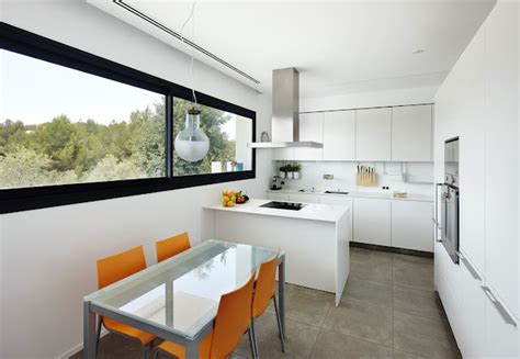 Minimalist Home Design with Small Dining Area | Home Design and Decoration