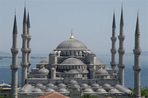 apa nama lain masjid biru turki - Leonard Lawrence