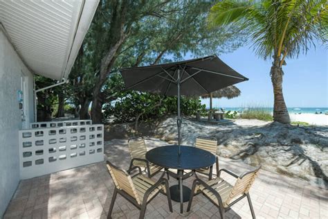 Beachfront 2-Bedroom King Suite – Seabreeze Anna Maria Island