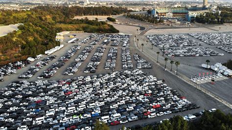 Dodger Stadium, Angel Stadium parking lots are full, and here's why - ABC7 Los Angeles