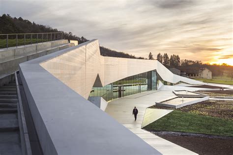 Lascaux IV / Snøhetta + Duncan Lewis Scape Architecture | ArchDaily