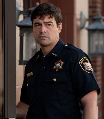 Kyle Chandler Super 8 Interview | Girl.com.au