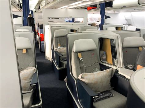 Review: Air France's New Business-Class Seat on the A330 CDG-IAH