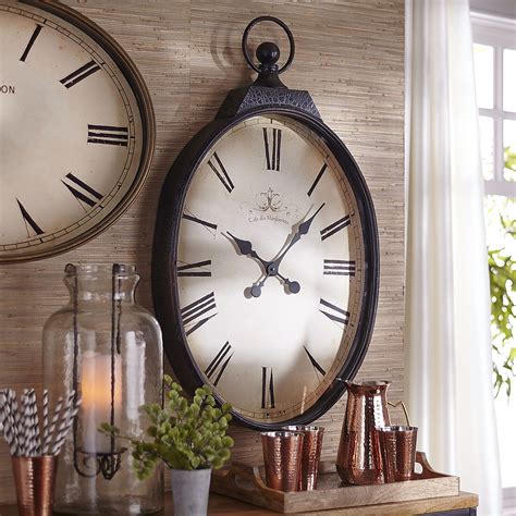 Arrangement With Wall Clock Ideas » Arthatravel.com