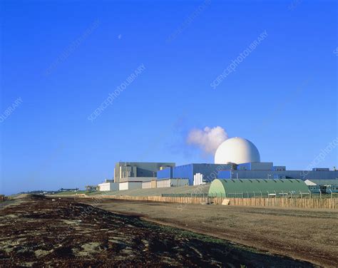 Sizewell nuclear power station - Stock Image - T170/0416 - Science ...