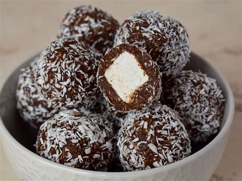 Best Marshmallow Snowballs cookies (with Coconut)