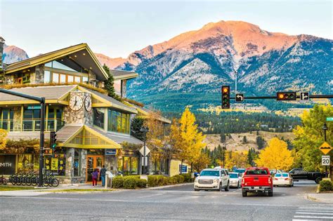 Living In Alberta, Canada: Must Know Facts For Expats