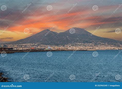 Sunrise Over Famous Mount Vesuvius and the Gulf of Naples, Italy Stock Image - Image of city ...