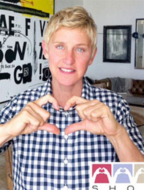 24 Photos of Celebs Making Heart Symbols With Their Hands - Popdust