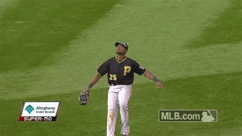 Baseball Catch GIF - Baseball Catch Trip - Discover & Share GIFs