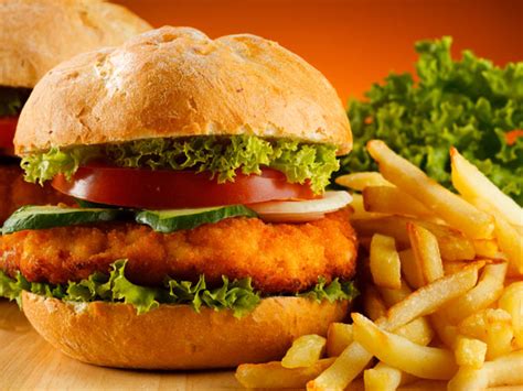 সুস্বাদু চিজ চিকেন বার্গার রেসিপি! | Tasty Cheese Chicken Burger Recipe - Boldsky.com