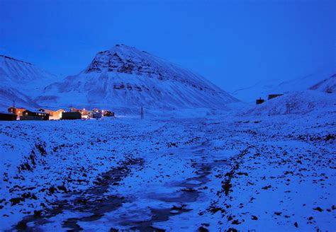 File:Polar-Night Longyearbyen.jpg - Wikipedia, the free encyclopedia