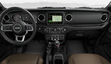 2020-jeep-gladiator-overland-interior - The Fast Lane Truck