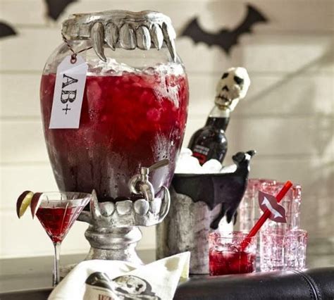 33 Cool Vampire Halloween Party Decor Ideas - DigsDigs