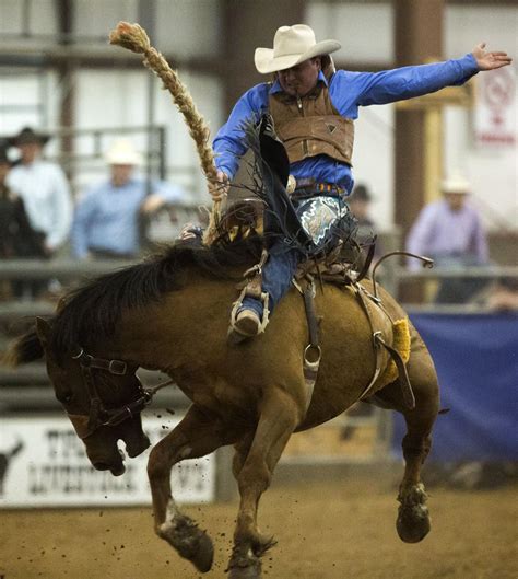 Rodeo: Bronc riders come out for Howard Hunter Sr. | Sports ...