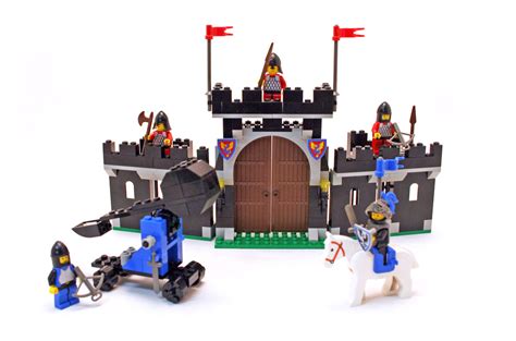 Knight's Stronghold - LEGO set #6059-1 (Building Sets > Castle > Black ...