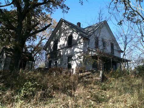 Farm house-Iowa-still standing after 100 years | Creepy old houses, Old ...