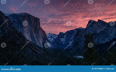 Tunnel View, Yosemite ~~~ stock image. Image of california - 187799001