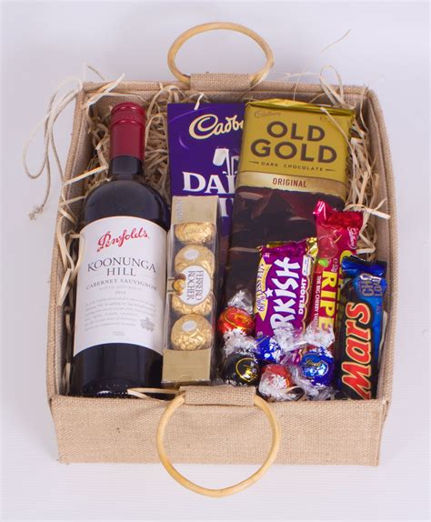 Red Wine & Choc Hamper – Kathy's Creative Flowers