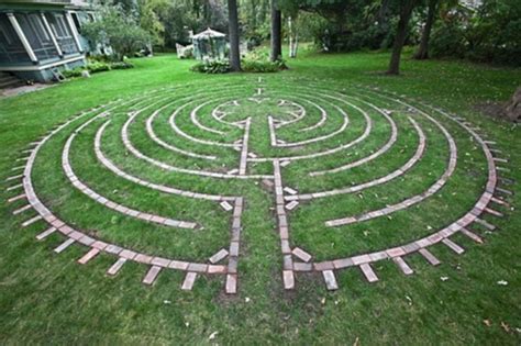 Phenomenon 30+ Unique Garden Labyrinth Design That You Never Seen ...