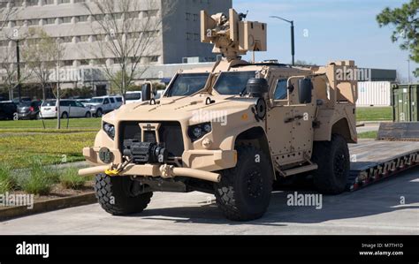 Oshkosh jltv hi-res stock photography and images - Alamy