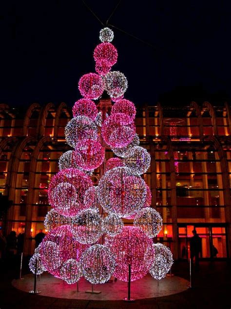 Paris Christmas Decorations (With images) | Christmas in paris, Christmas decorations, Christmas ...