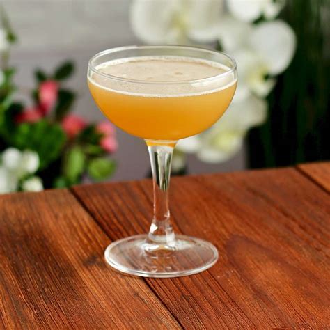 Brown Derby - Original Recipe & History - Vintage American Cocktails