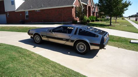 Delorean DMC-12 - Information and photos - MOMENTcar