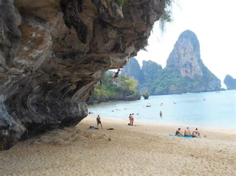 Tonsai Climbing: Guide to Thailand’s Beach Paradise [2021]