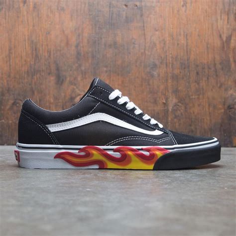 Vans Men Old Skool - Flames (black / red / flames) | Vans shoes fashion ...