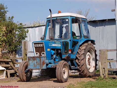 TractorData.com Ford 4600 tractor photos information