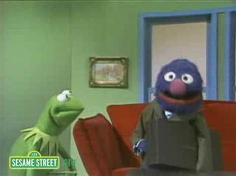 Sesame Street: Kermit And Grover The Sunglass Salesman - YouTube