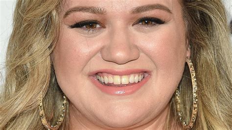 Kelly Clarkson Reveals The One Thing People Still Scream At Her