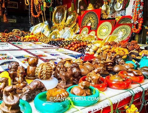 Xian Antique Market, China - Living + Nomads – Travel tips, Guides ...