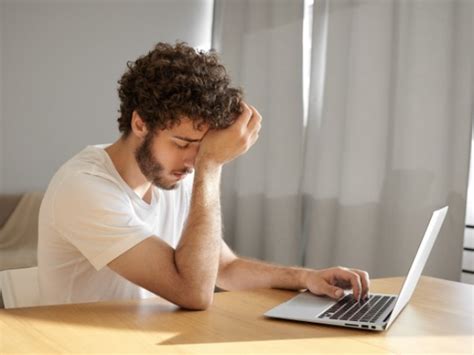 What Is Kakorrhaphiophobia (Fear Of Failure)? Symptoms And Treatment - Boldsky.com