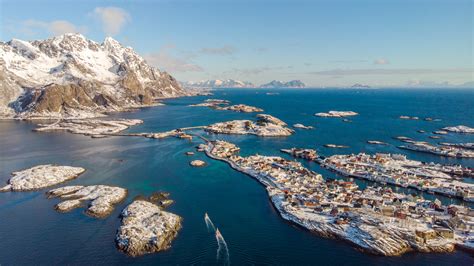 Henningsvær in Lofoten | Trendy fishing village | Northern Norway