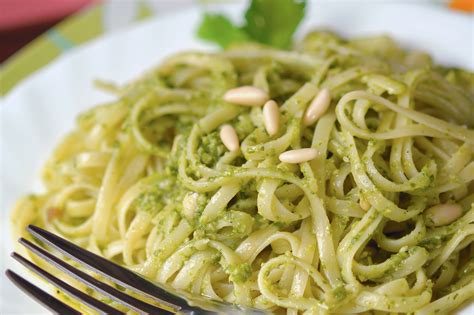 Full Circle - Recipe: Green Garlic Pesto Pasta