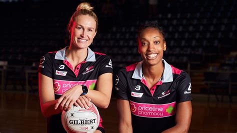 Super Netball : Thunderbirds | Layla Guscoth, Chelsea Pitman