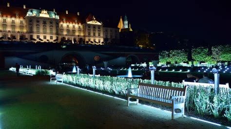 Premium Photo | Warsaw poland 26 august 2019 castle gardens a garden adjacent to the royal castle