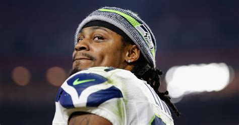 Marshawn Lynch Signs with Seattle Seahawks for Playoff Run | Fanbuzz