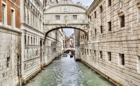 Bridge of Sighs in Venice, Italy Editorial Stock Photo - Image of ...